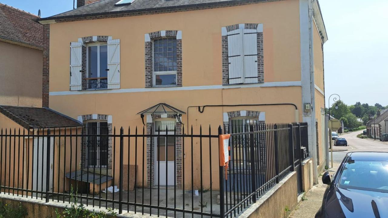 Serrimmo - Appartement Berangere Bleneau Bagian luar foto